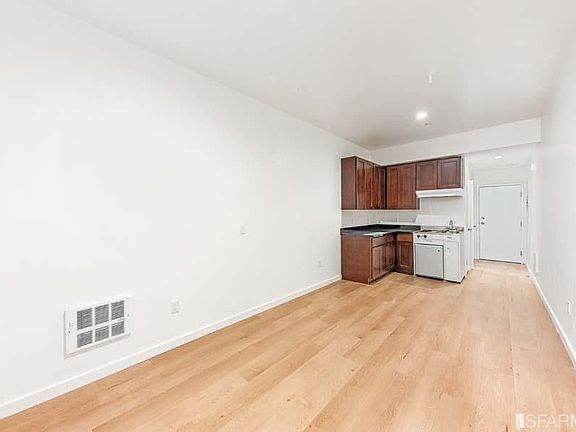 5th image of 68 Diamond St #8L