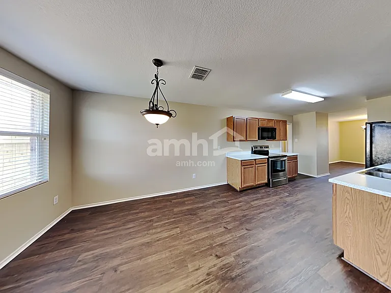 1021 Bumble Bee Dr — Photo 7