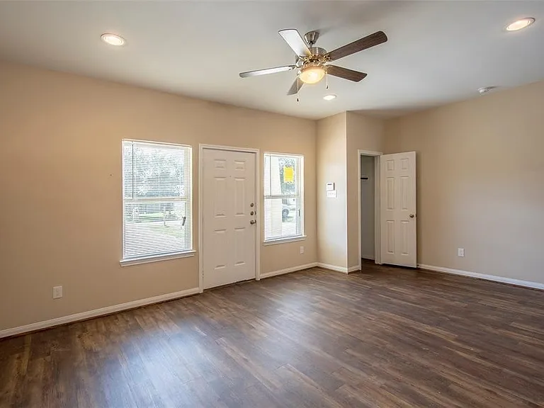 8142 Cabot St — Photo 16