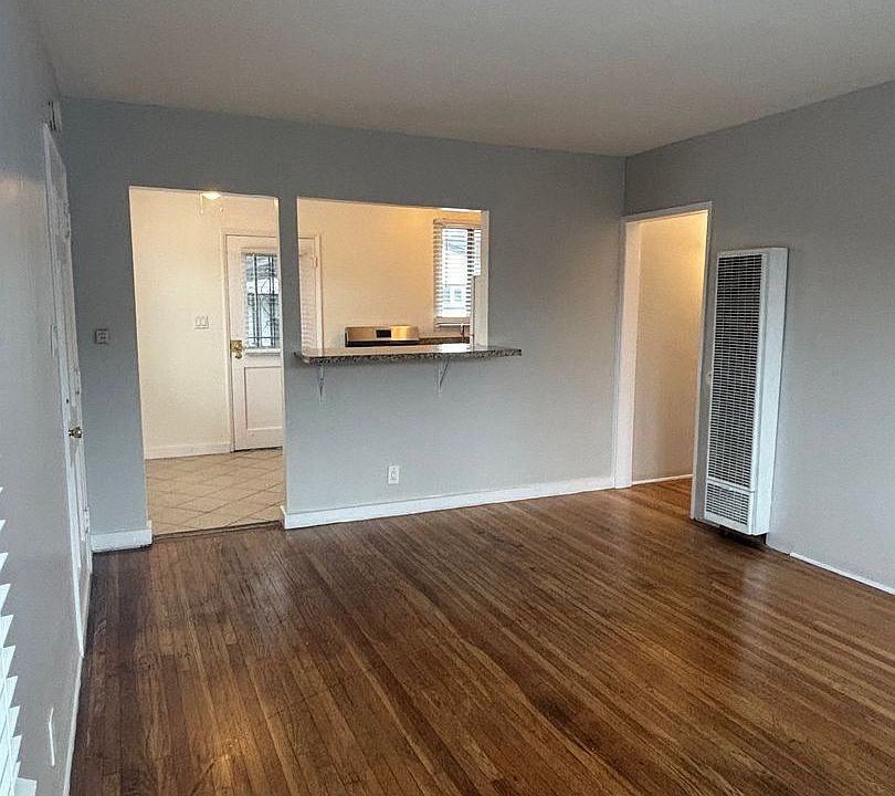 1st image of 4318 N Lakewood Blvd #4322