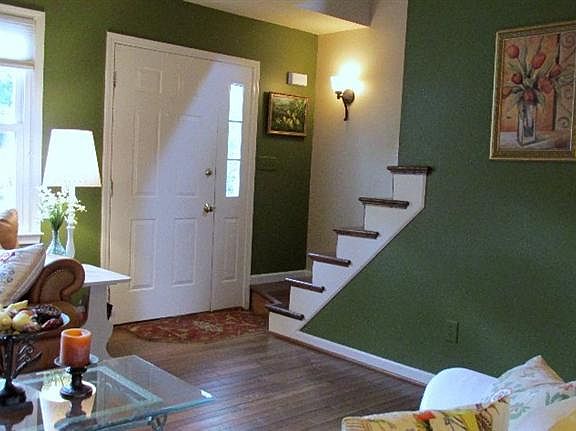 5th image of 518 Sheffield Dr