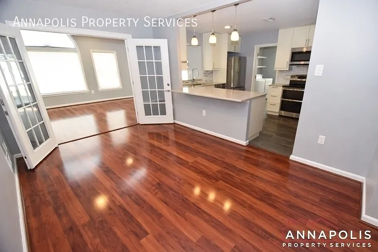 1027 Springhill Way — Photo 5