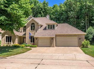 9 Brentwood Ln, Appleton, WI 54915