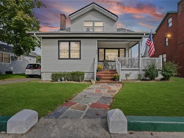 250 Beach 140th St, Rockaway Park, NY 11694