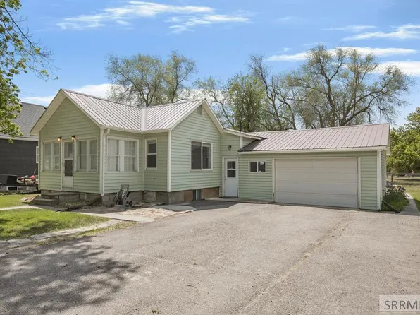 326 Arthur St, American Falls, ID 83211