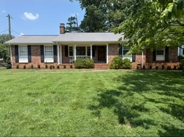 5748 Farmbrook Dr, Charlotte, NC 28210