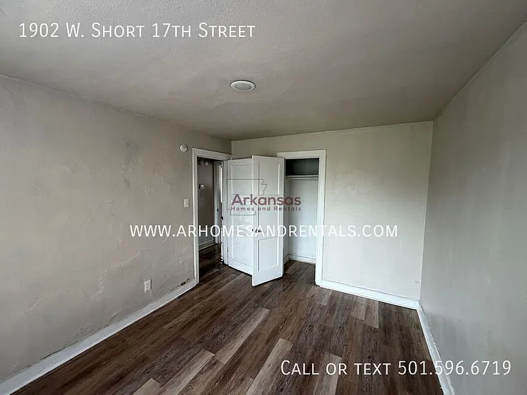 1902 W Short 17th St — Photo 10