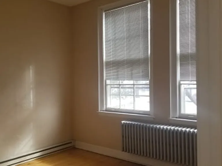 227 W Wapello St — Photo 19