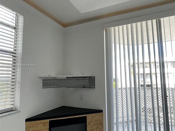 4th image of 16710 NE 9th Ave APT 711