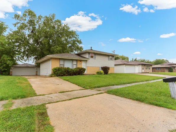 19912 Orchard Ave, Lynwood, IL 60411