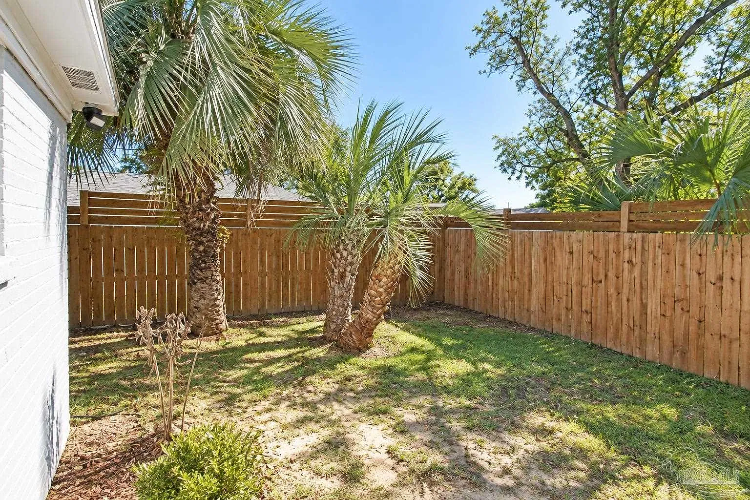 3 bed, 1050 sqft, $1,950 — Photo 3