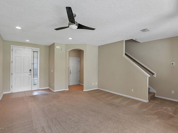 4th image of 3685 Creswick Cir #F