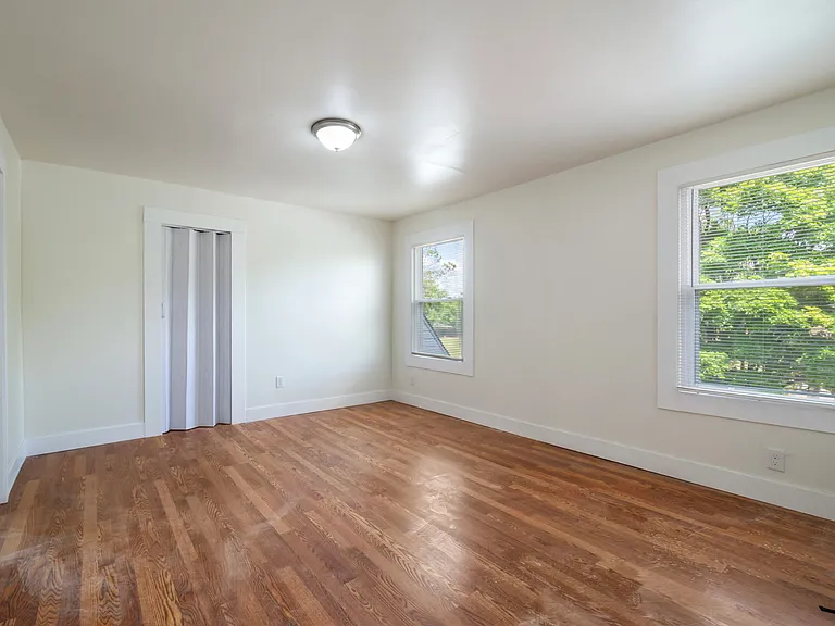 615 W Hollywood — Photo 22