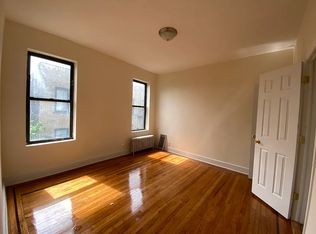 28-35 34th St #23, Astoria, NY 11103