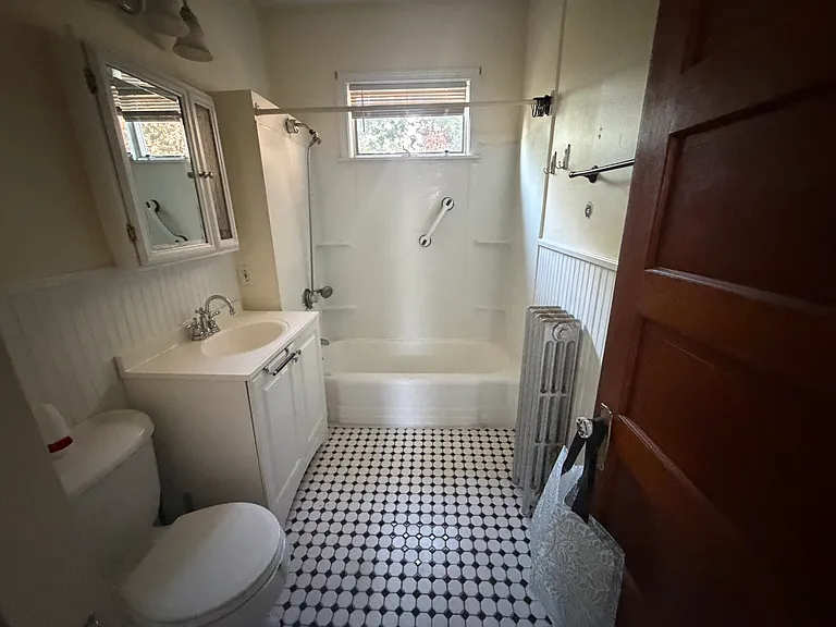 98 Boyd St #2 — Photo 6