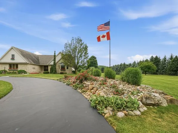 8545 Larned Rd, Port Austin, MI 48467