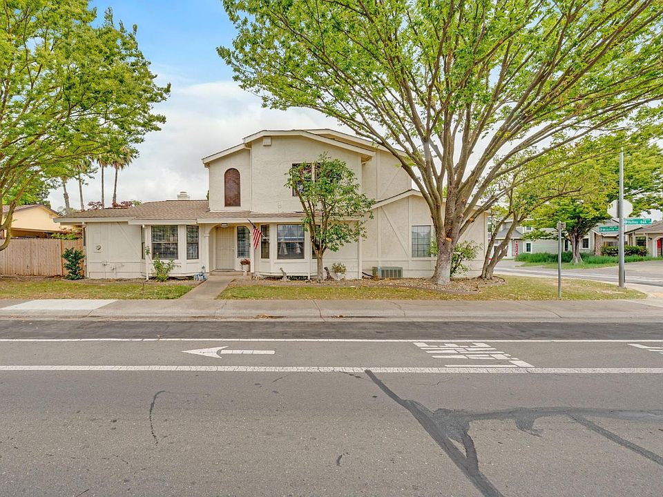 1st image of 8797 Valley Oak Ln