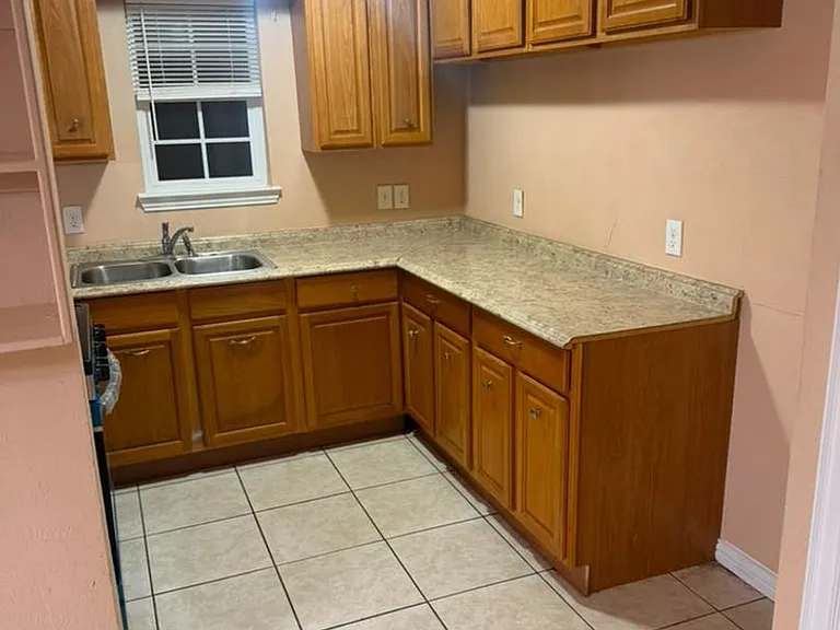 317 Pecan St — Photo 6