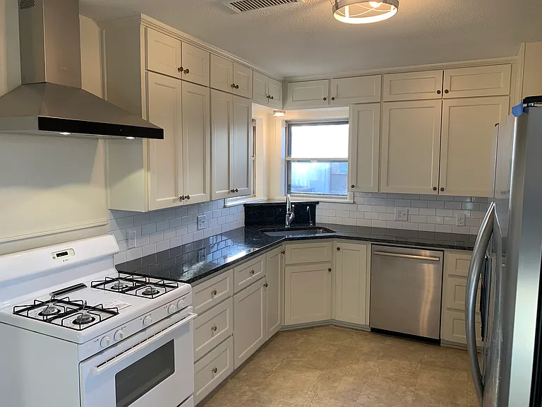 1806 W Louisiana Ave — Photo 4