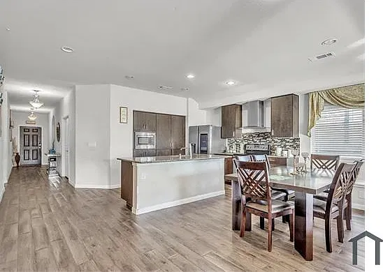 4 bed, 2135 sqft, $2,250 — Photo 1