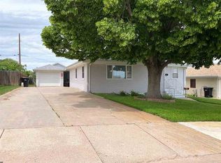 607 W F St, Mccook, NE 69001
