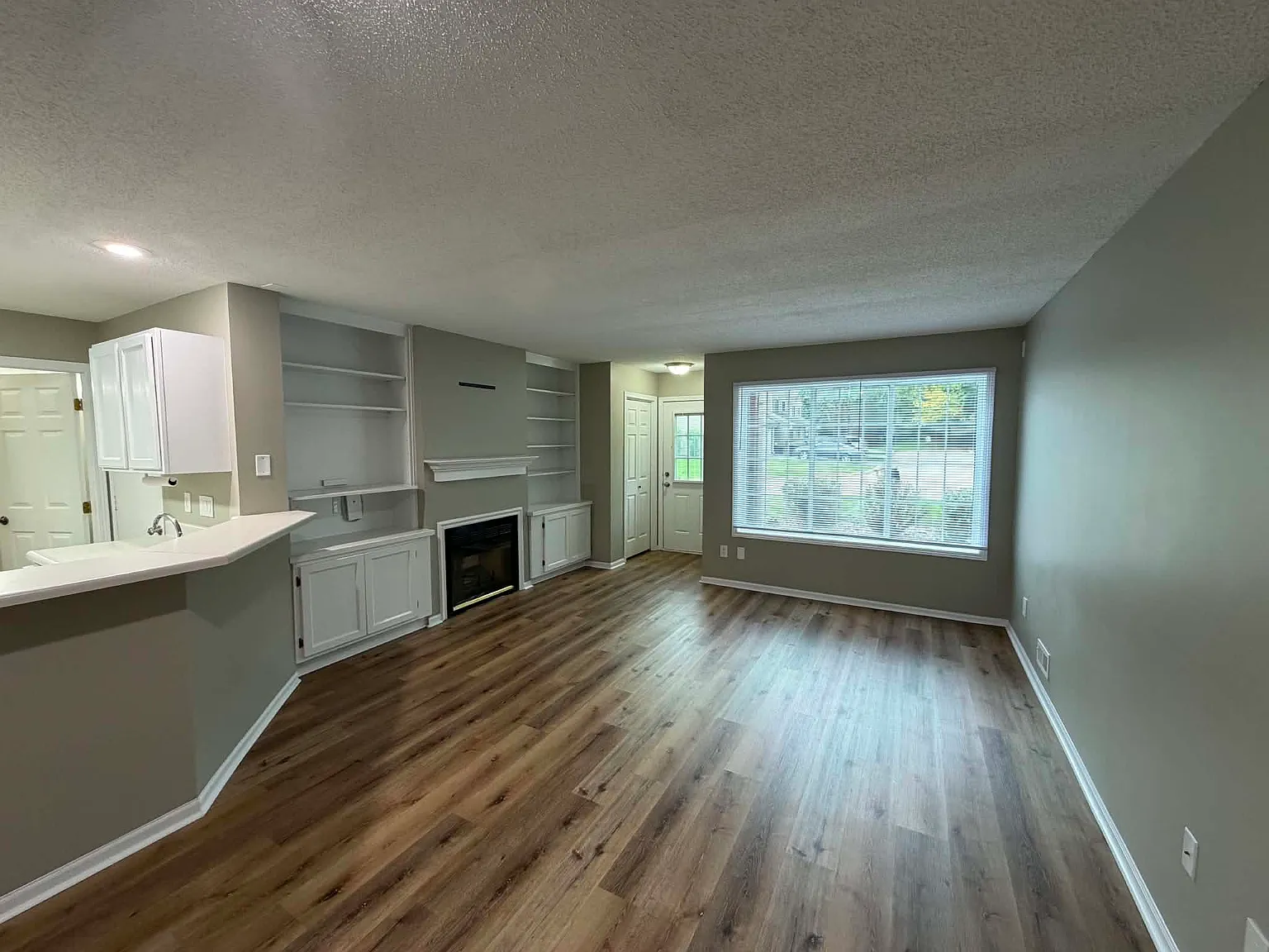 2 bed, 1.5 bath, 1196 sqft, $1,500 — Photo 3