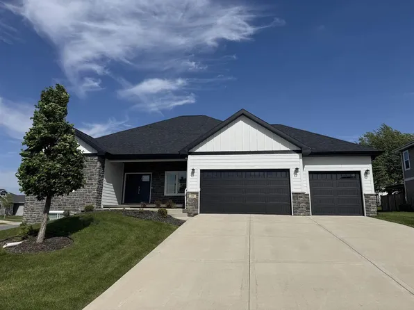 300 Bergamont Boulevard, Oregon, WI 53575