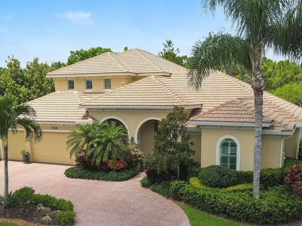 7668 SE Laque Circle, Stuart, FL 34997