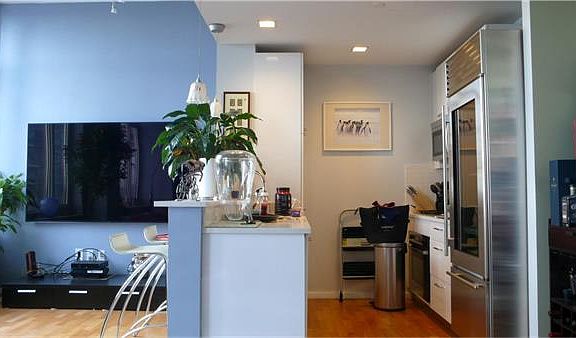 5th image of 635 W 42nd St Ph H