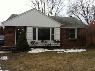 21456 Prestwick Ave, Harper Woods, MI 48225