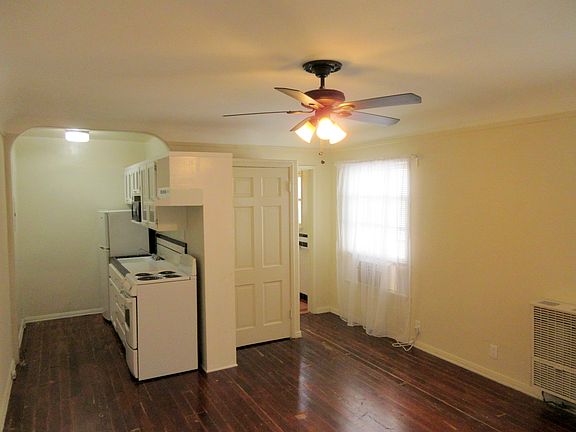 5th image of 740 S Detroit St APT 12