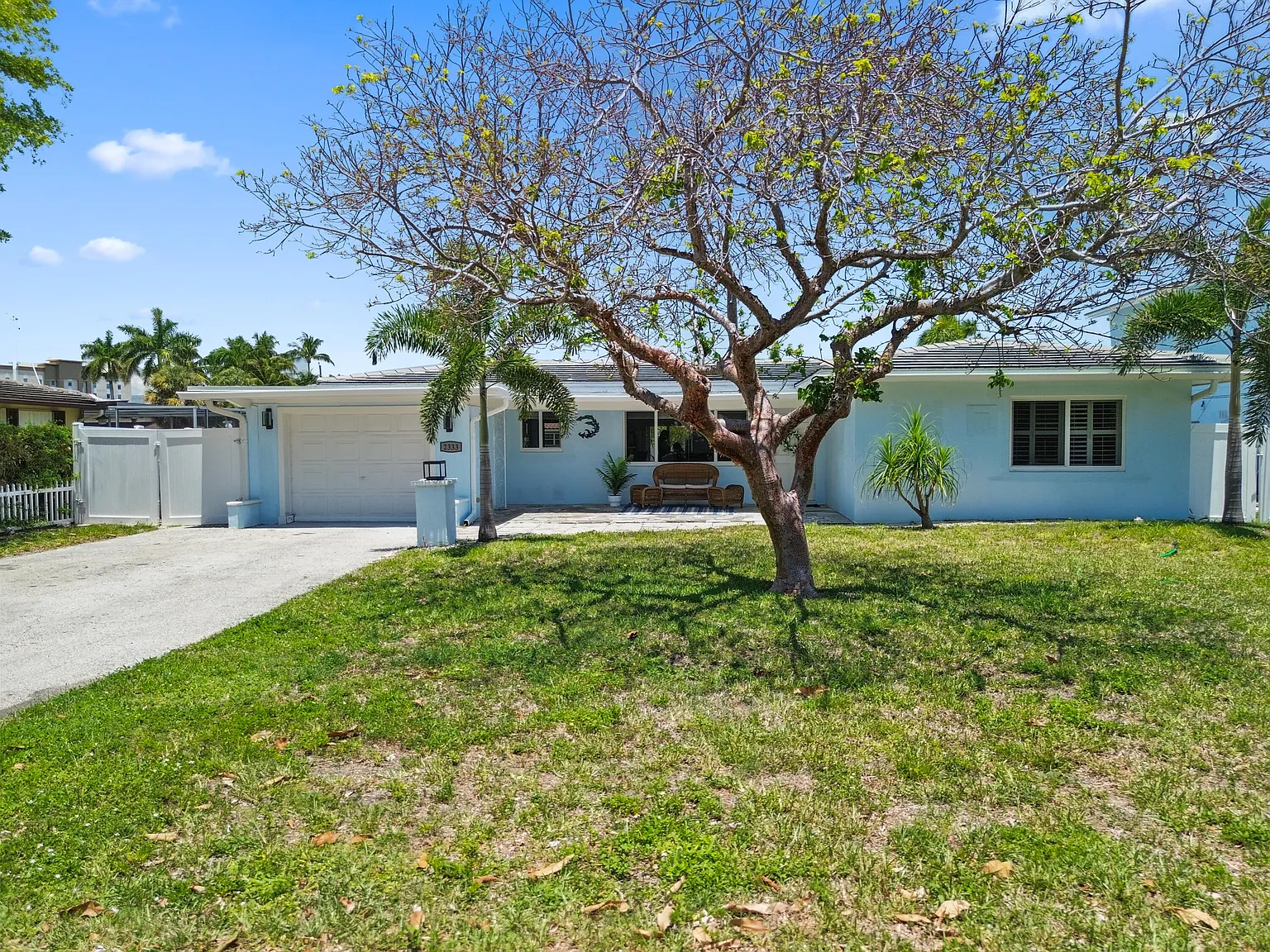 3 bed, 2.0 bath, 1388 sqft, $6,500 — Photo 2