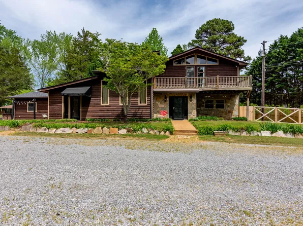 12615 Civic Club Dr, Soddy Daisy, TN 37379