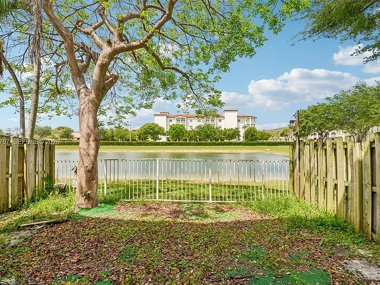 8188 NW 108th Pl #- — Photo 30