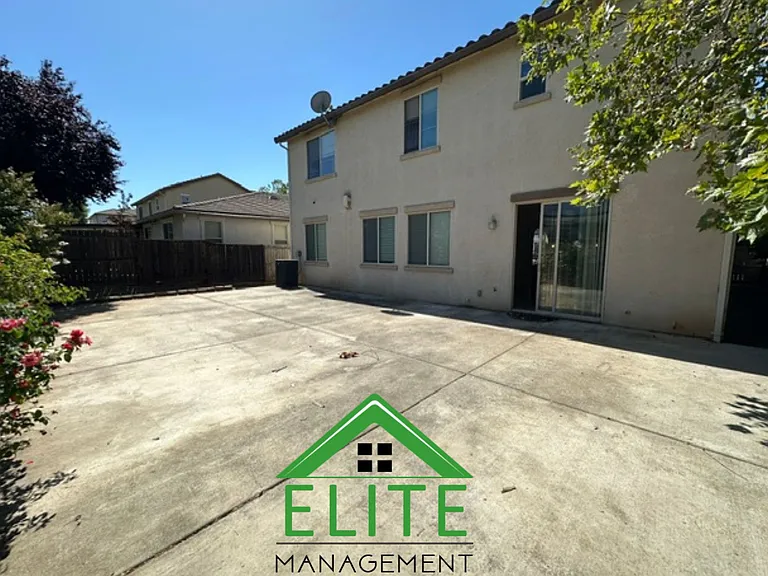 4056 Cuyamaca Cir — Photo 23