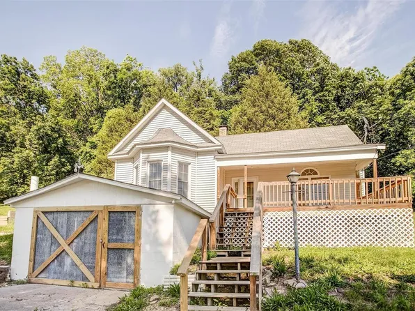 387 N Washington Rd, Hamburg, IL 62045