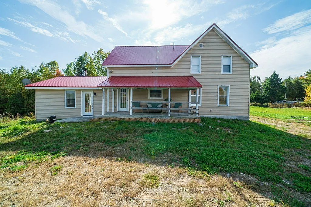 3 bed, $2,900 — Photo 2