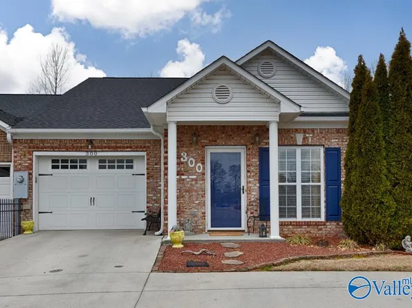300 Santana Dr, Athens, AL 35611