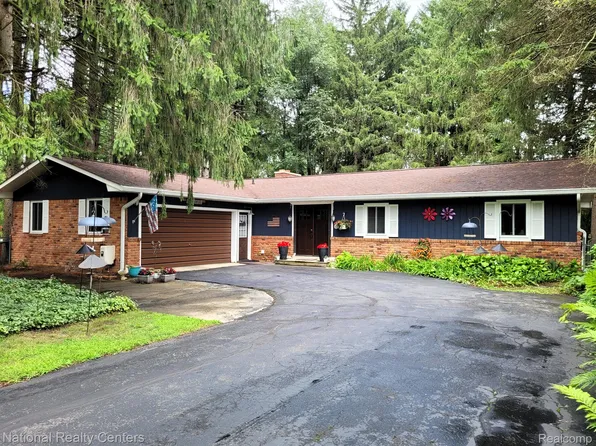 7856 Caberfae Trl, Clarkston, MI 48348