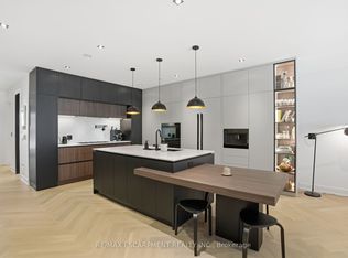 20B Broadview Ave, Mississauga, ON L5H 2S8