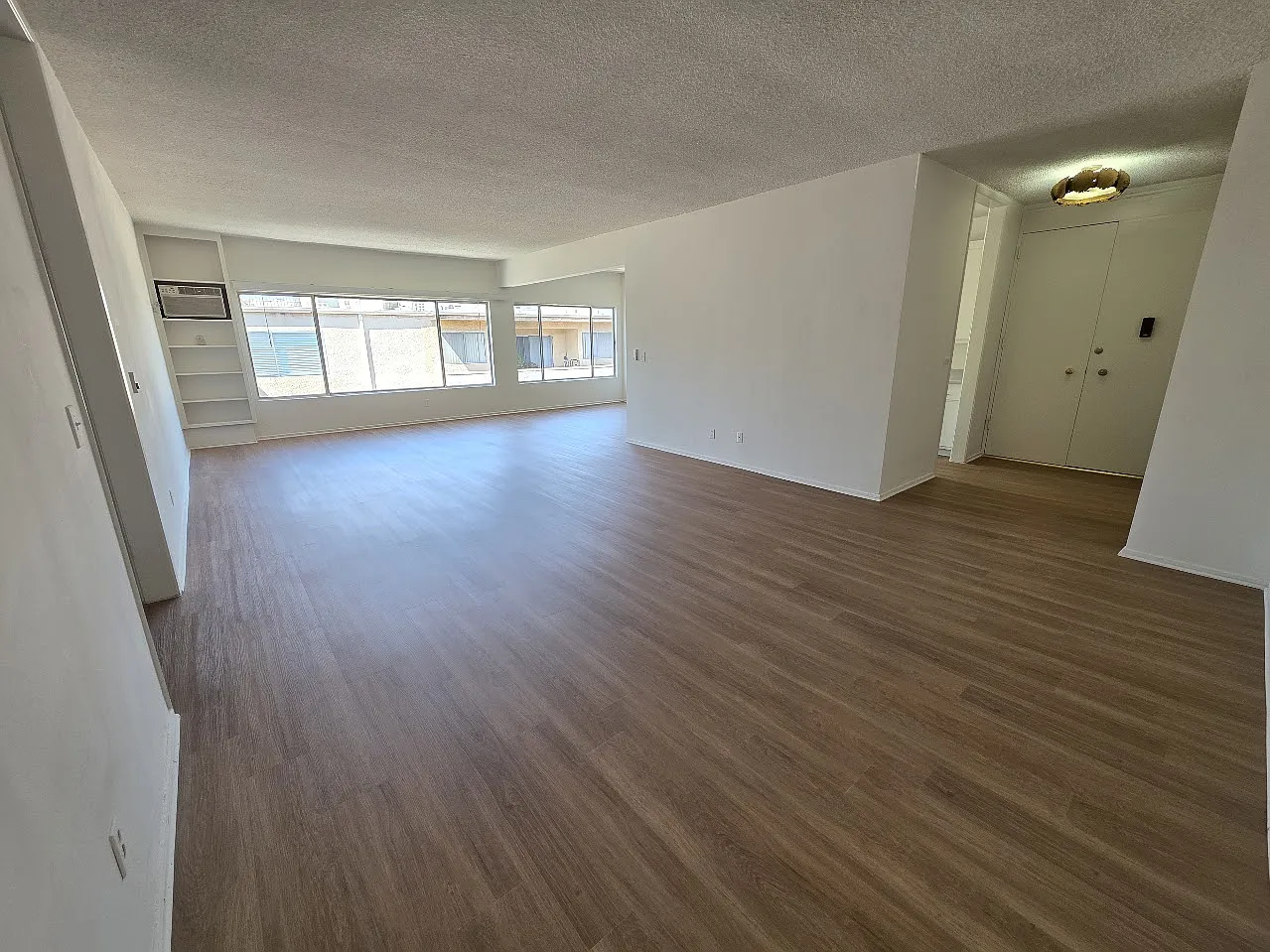 5020 Coldwater Canyon Ave — Photo 3