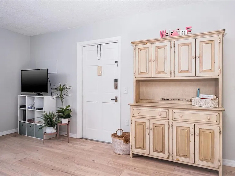 7151 Sunset Way #10 — Photo 6