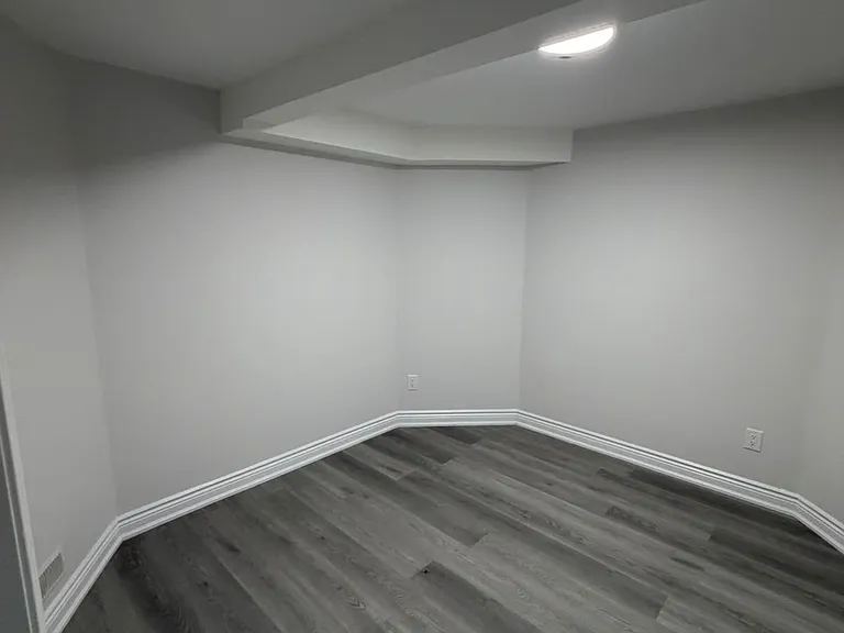 32 Gold Park Pl #BASEMENT — Photo 11