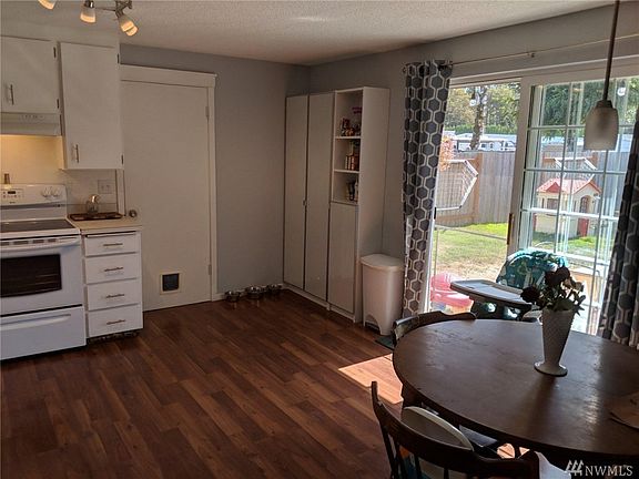 5th image of 11518 11520 65th St Ct E