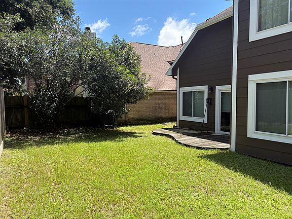 3rd image of 1664 Beaconshire Rd