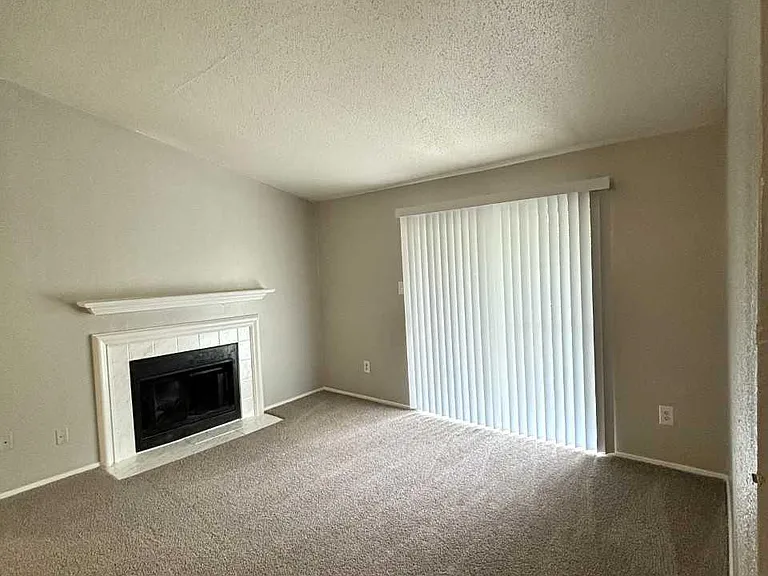 Oak Meadow Apartments — Photo 52