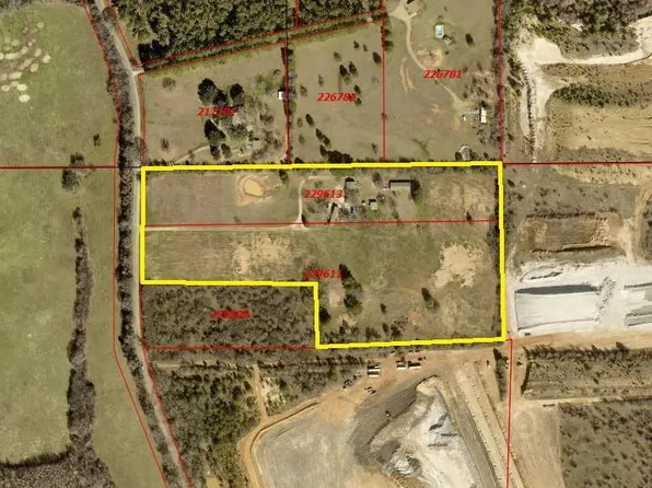 1401 Robbins Rd, Athens, TX 75751