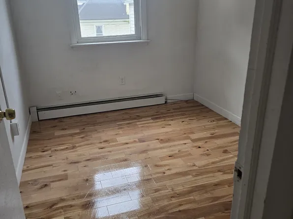 407 College St #1, Burlington, VT 05401
