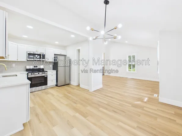 9524 Manning Ave, Kansas City, MO