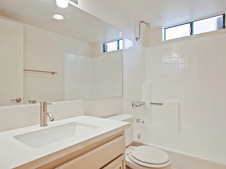 11325 Morrison St — Photo 93